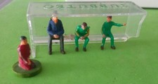SUBBUTEO SUBS BENCH & 4 FIGURES
