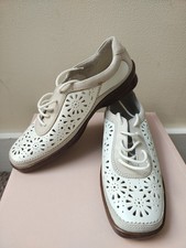 Ara Luftpolster Soft Leather Cutout Slipon Beige and White Shoes Size 4.5