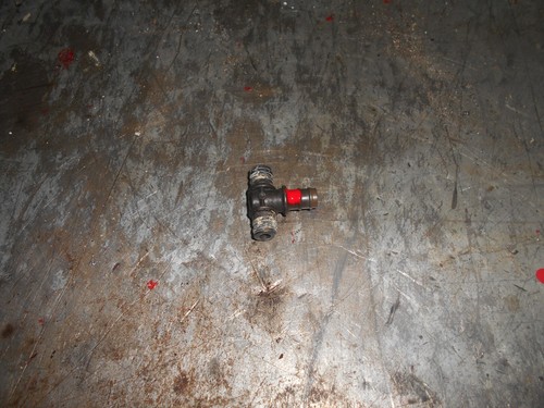 Suzuki 500e carb piece - gs, t