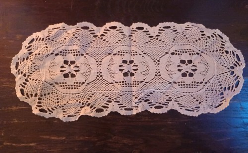 Vintage crochet table - vintage, runner