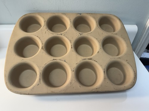 Stoneware pampered chef family - pampered,