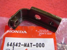 Support inférieur carénage G et D CBR1100XX HONDA 64542-MAT-000