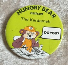 The Kardomah Hungry Bear Pin Badge Button Retro Vintage Advertising Collectable