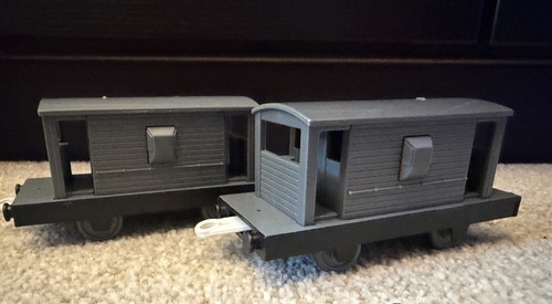Grey brake vans - grey, tomy