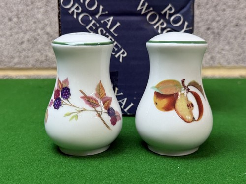 Royal worcester evesham salt - worcester,
