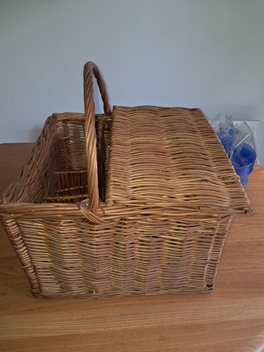 Wicker picnic basket never - picnic, (never