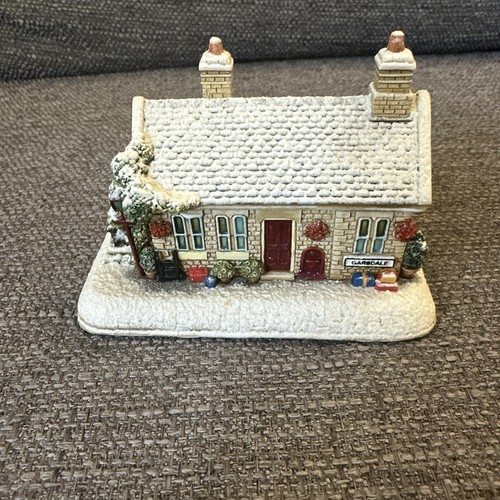 Lilliput lane garsdale station - lilliput,