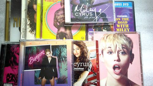 Miley cyrus dvd lot - miley,