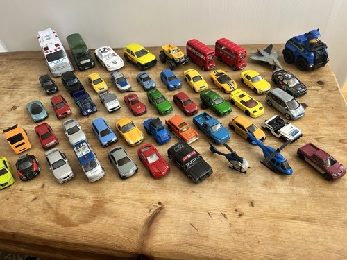 Bundle toy vehicles - of,