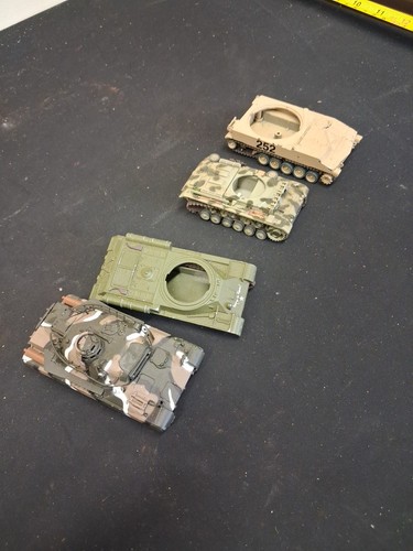 Military model tank set spares - set,