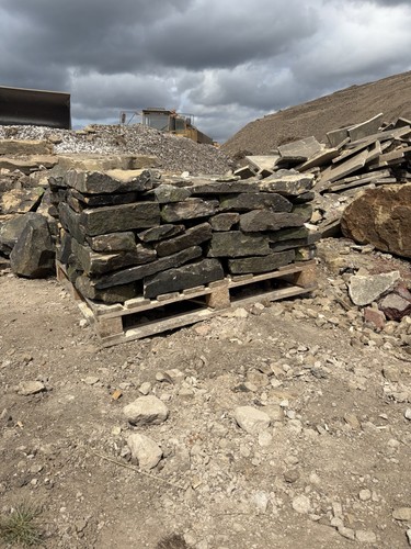 Weatherd dry stone - , walling