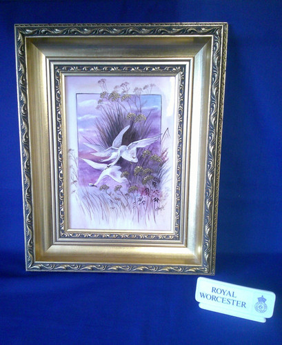 Handpainted plaque royal - by,