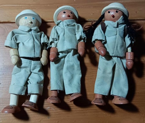 Wooden dolls genuine - 3x,