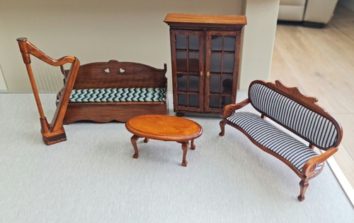 Dolls house furniture - , bundle