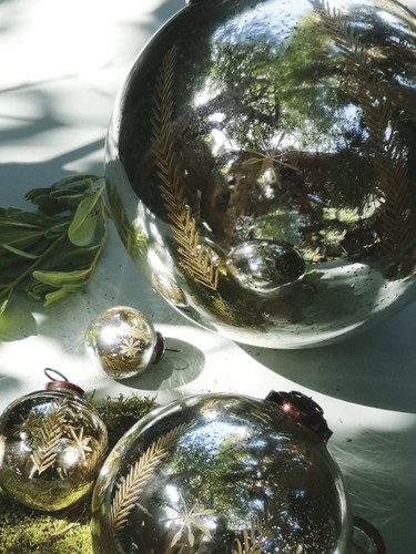 Large christmas bauble - large,