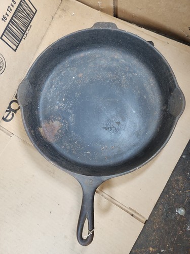 Vintage wagner ware cast iron - ware,