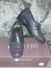 Womens Size 4 Pavers Shoes Used Good Condition With Box