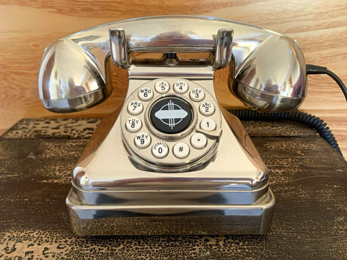 Wild wolf lobby phone - wild,