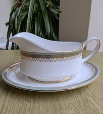 Royal Albert Paragon Kensington gravy boat set bone china 1980s excellent 