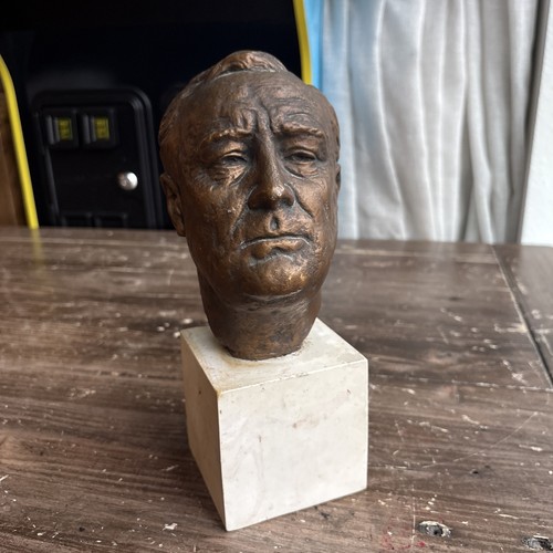 Davidson bust franklin d - davidson,