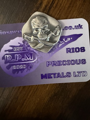 Fine silver hand pour - hand,