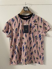 Fred Perry Amy Winehouse Lighting Bolt T-Shirt Size 10 Brand New With Tags