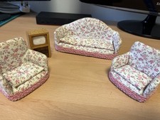 Vintage Dolls House Pink Floral Flowered Sofa & 2 Armchairs + Old TV