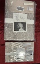 Kylie at Home Vida Gold Single