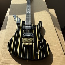 Custom Synyster Gates Electric Guitar With Black Gold Line Design 2H Pickups 