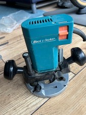 Black & Decker DN66 Plunge Router With Edge Guide