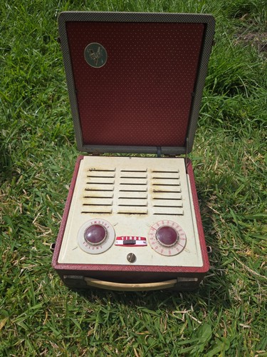 Vidor portable suitcase radio - suitcase,