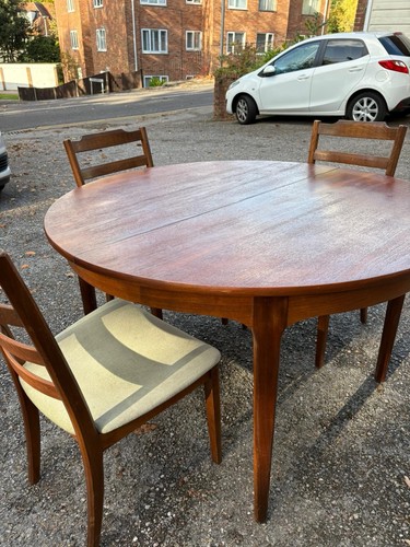Plan extendable dining table - extendable,