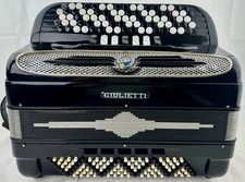 Giulietti Musette – 5 Row – C-System – 46 Notes / 120 Bass – 4 Voice Accordion