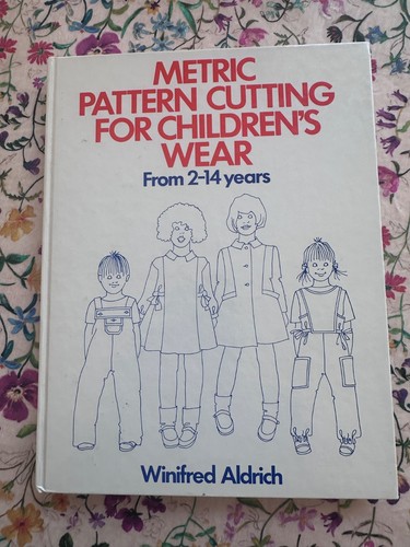 Metric pattern cutting - metric, for