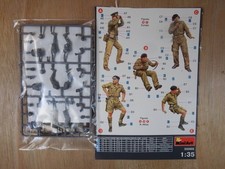 MiniArt 1/35 British Armoured Car Car figure kit set 35069 *no full box*