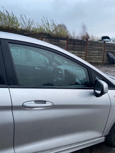 2018 ford fiesta line - x, t