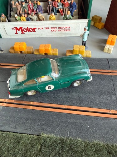 Scalextric aston martin - scalextric,