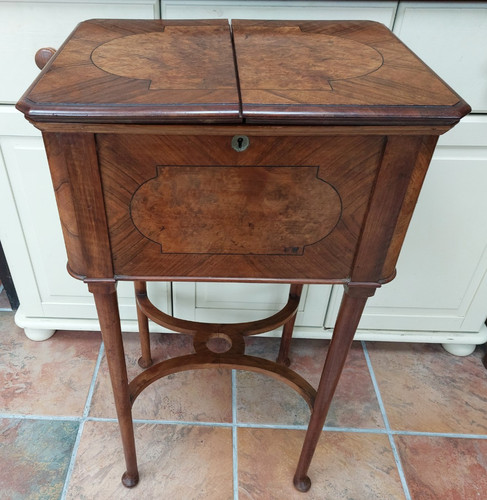 Antique burr walnut - , sewing