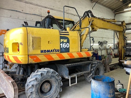 Komatsu 160 rubber - pw,