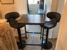 bar table and stool set