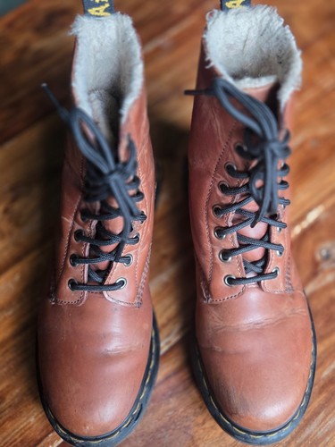 Martens airwair leather - leather, fur