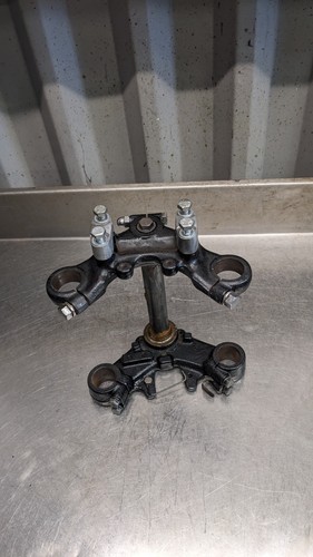 Yamaha dt175 top - yoke, bottom