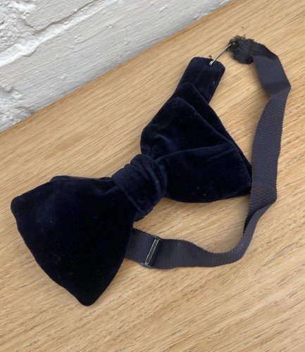 Vintage velvet bow tie dark - vintage,