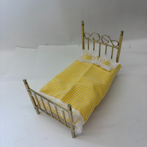 12th scale dolls house - scale,