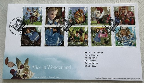 Qeii 2015 alice in - gb,