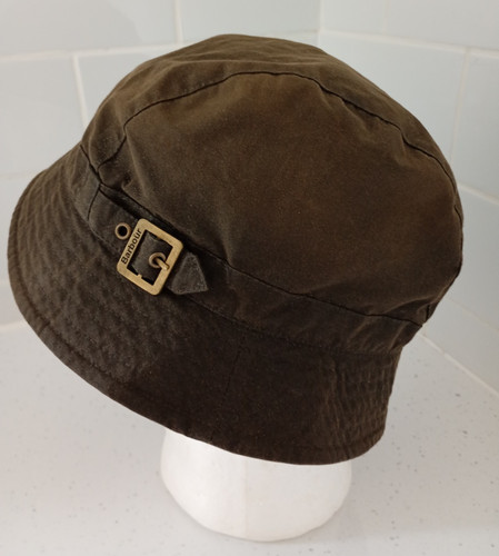 Barbour women size medium - women's,