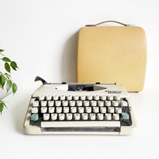 Olympia Splendid 66 Typewriter