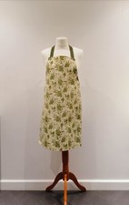 Harrods  Classic Green Roses  Apron. *Waterproof  Adult  new