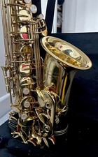 Elkhart 100AS Alto Saxophone w engraving – Student/Beginner + Case & Mouthpiece