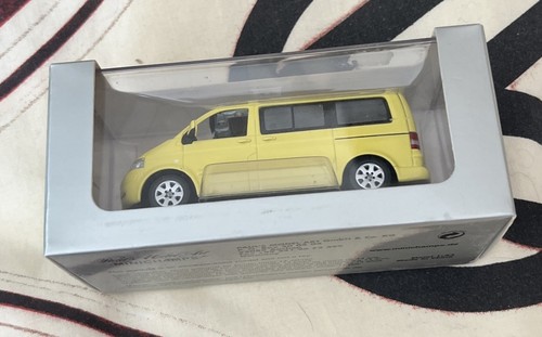 Dealer boxed model - 1/43,